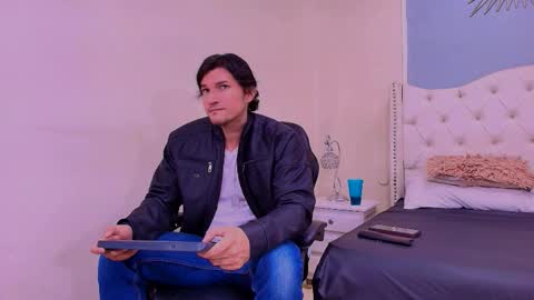 Snapshot of wiston_cox chatting on 03-25-26, 01:39 Wiston online show from 03-25-26, 01:39