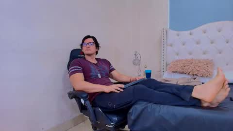 Snapshot of wiston_cox chatting on 03-27-26, 01:33 Wiston online show from 03-27-26, 01:33