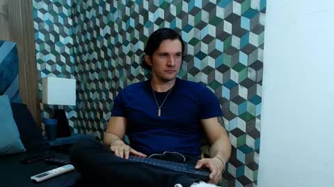 Snapshot of wiston_cox chatting on 05-27-26, 02:25 Wiston online show from 05-27-26, 02:25