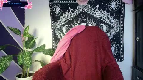Snapshot of witch_divinne chatting on 04-28-26, 07:52 ig WitchDivinne online show from 04-28-26, 07:52