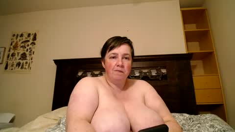 Snapshot of witchannie chatting on 06-30-26, 05:30 Annie online show from 06-30-26, 05:30