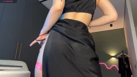 Isobelle online show from 11-25-25, 05:13