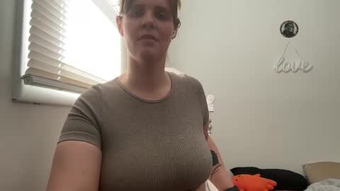 Snapshot of wldntulik2no chatting on 01-09-25, 04:49 Moth online show from 01-09-25, 04:49