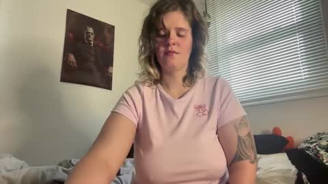 Snapshot of wldntulik2no chatting on 02-12-25, 04:22 Moth online show from 02-12-25, 04:22