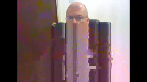 Snapshot of wobble444 chatting on 11-17-25, 01:50 wobble444 online show from 11-17-25, 01:50