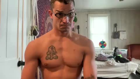 Snapshot of wolfblazer5 chatting on 01-06-25, 04:55 Wolfblazer online show from 01-06-25, 04:55