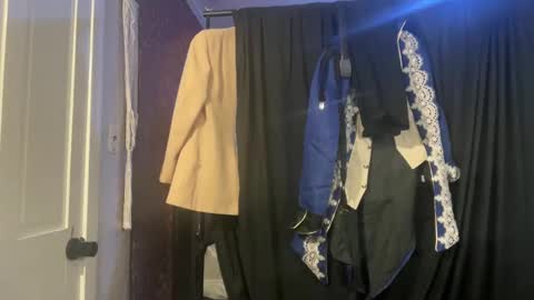 Snapshot of wolfblazer5 chatting on 01-12-25, 12:18 Wolfblazer online show from 01-12-25, 12:18