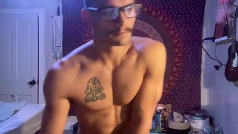 Snapshot of wolfblazer5 chatting on 02-13-25, 10:34 Wolfblazer online show from 02-13-25, 10:34