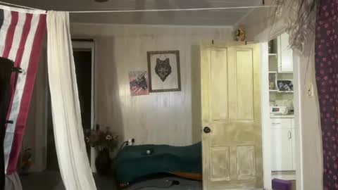 Snapshot of wolfblazer5 chatting on 09-23-25, 11:24 Wolfblazer online show from 09-23-25, 11:24