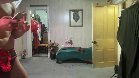 Snapshot of wolfblazer5 chatting on 10-06-25, 10:51 Wolfblazer online show from 10-06-25, 10:51