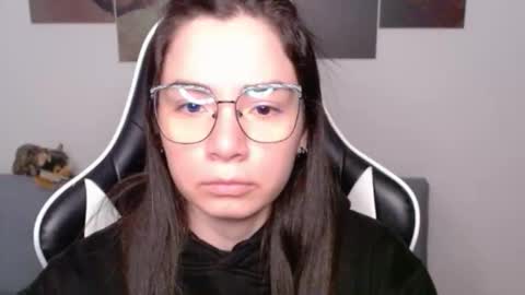 Snapshot of wolfs_daughter chatting on 05-11-26, 01:55 Alex online show from 05-11-26, 01:55