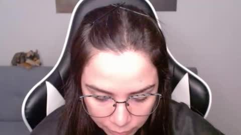 Snapshot of wolfs_daughter chatting on 05-27-26, 02:19 Alex online show from 05-27-26, 02:19