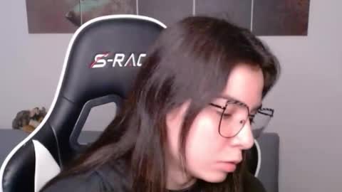 Snapshot of wolfs_daughter chatting on 06-02-26, 01:18 Alex online show from 06-02-26, 01:18