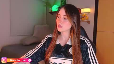 Snapshot of wolfsfoster chatting on 05-23-26, 03:23 online show from 05-23-26, 03:23