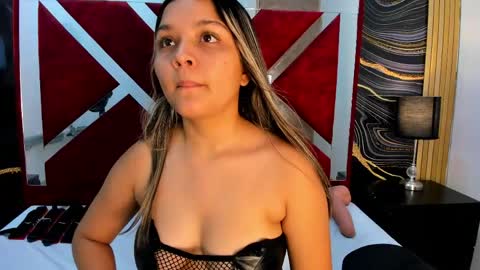 Snapshot of wonderkloe_ chatting on 05-31-26, 07:37 wonderkloe_ online show from 05-31-26, 07:37