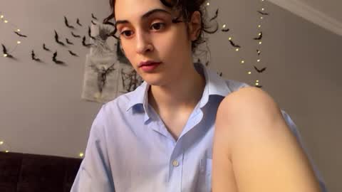 Stia online show from 10-27-25, 06:06