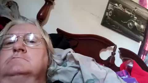 woodpecker115 online show from 12-20-25, 06:37