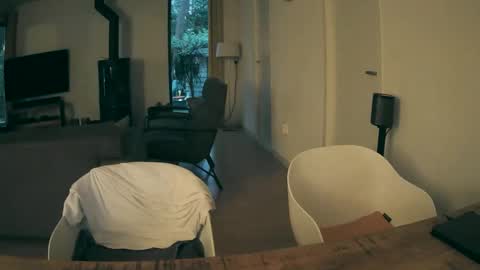 woodwurm and Snoeske online show from 12-17-25, 07:36