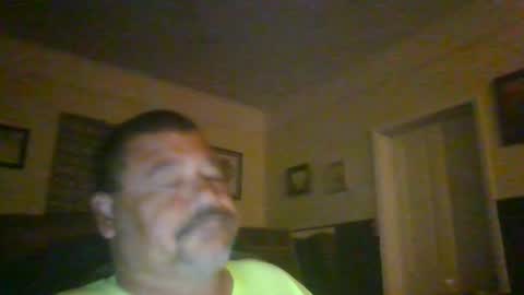 Snapshot of woperator12 chatting on 05-10-26, 10:53 woperator12 online show from 05-10-26, 10:53