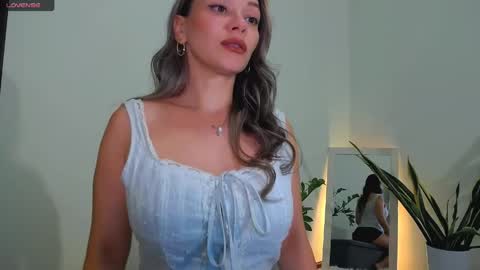 Snapshot of worldsbaby chatting on 05-14-26, 02:35 worldsbaby online show from 05-14-26, 02:35