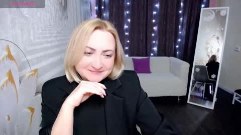 Snapshot of wow_co chatting on 12-26-24, 03:42 wow_co online show from 12-26-24, 03:42