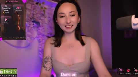 Snapshot of wow_sue chatting on 07-11-26, 01:19 Sue online show from 07-11-26, 01:19