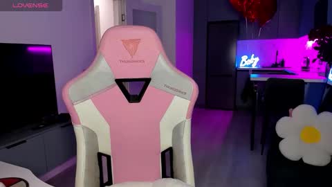 Emi online show from 02-21-26, 04:13