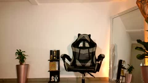 wyatt online show from 10-16-25, 01:06