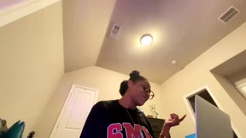 Wynter Heat online show from 10-26-25, 09:26