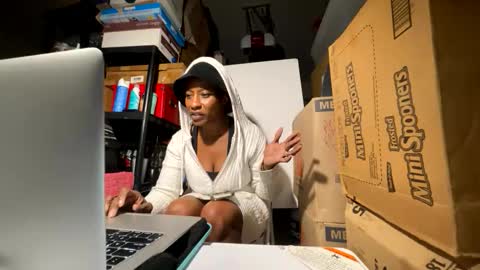 Wynter Heat online show from 11-27-25, 02:41