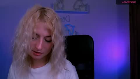 Snapshot of x_alexia_x chatting on 07-26-26, 09:16 x_alexia_x online show from 07-26-26, 09:16