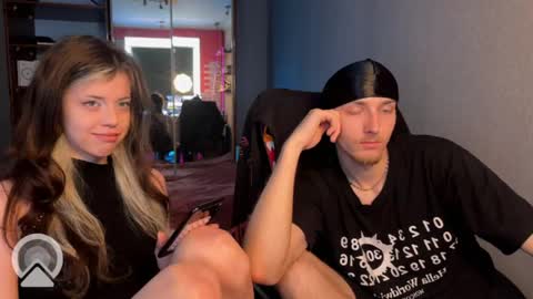 Philipp and Este online show from 05-25-26, 09:15