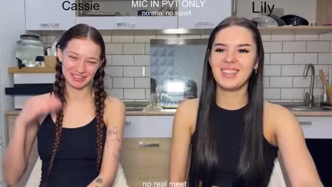 wiwi clap clap cat baby girl online show from 02-13-26, 10:33