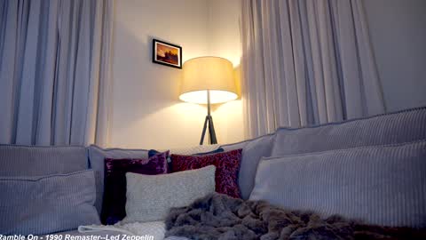 Snapshot of x_lily_x chatting on 12-03-24, 12:35 Lily online show from 12-03-24, 12:35