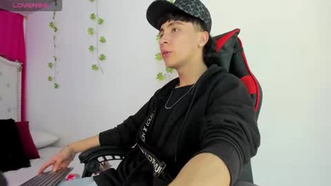 xaanderGrey online show from 12-13-25, 08:04