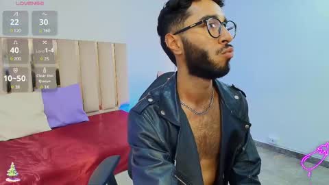 Snapshot of xander_tay chatting on 12-19-24, 06:12 ISSANDER online show from 12-19-24, 06:12