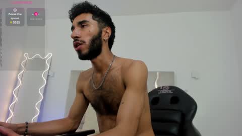 Snapshot of xander_tay chatting on 01-03-25, 01:48 ISSANDER online show from 01-03-25, 01:48