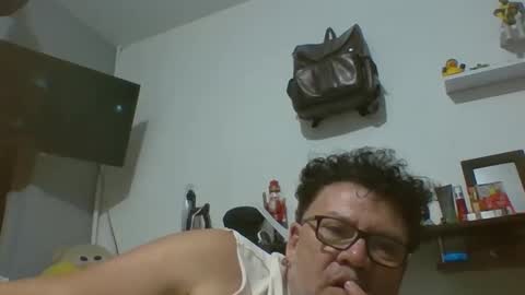 Snapshot of xanderdinis chatting on 11-18-25, 01:44 Xander online show from 11-18-25, 01:44