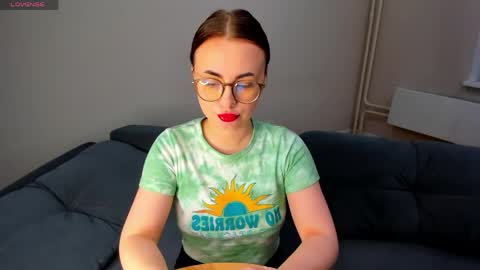 Snapshot of xapka_lapka chatting on 05-17-26, 10:50 Alice online show from 05-17-26, 10:50