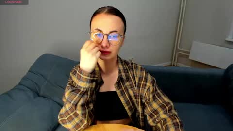 Snapshot of xapka_lapka chatting on 05-30-26, 03:31 Alice online show from 05-30-26, 03:31