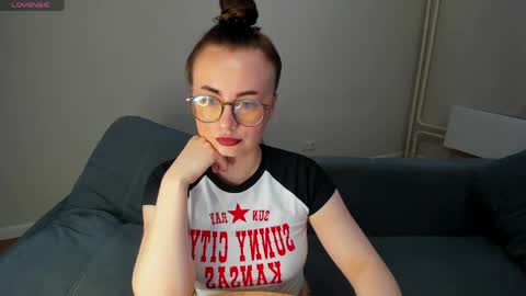 Snapshot of xapka_lapka chatting on 06-07-26, 05:49 Alice online show from 06-07-26, 05:49