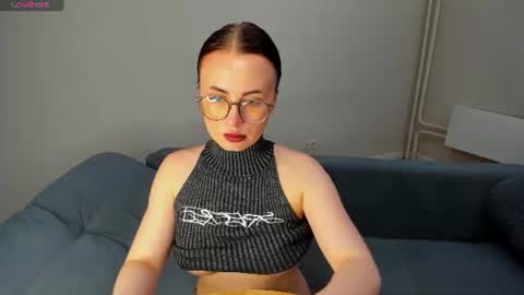 Snapshot of xapka_lapka chatting on 06-15-26, 05:15 Alice online show from 06-15-26, 05:15