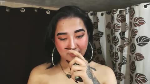 Nira   NOT INTO CHEAP GUYS  online show from 01-11-25, 08:54