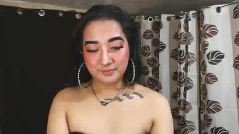 Nira   NOT INTO CHEAP GUYS  online show from 01-12-25, 10:01