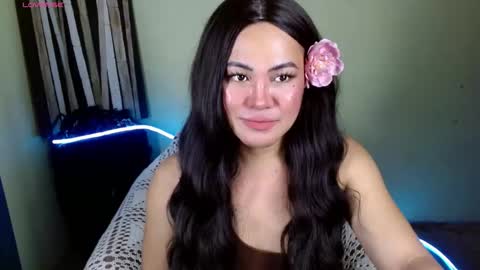 Snapshot of xcalisthra_69x chatting on 11-30-25, 06:45 Godess Lucy online show from 11-30-25, 06:45