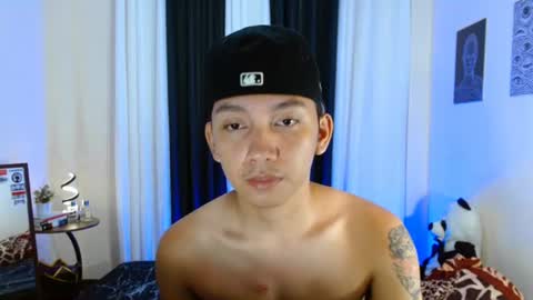Snapshot of xcigbatecum chatting on 07-18-26, 06:23 Charlie online show from 07-18-26, 06:23