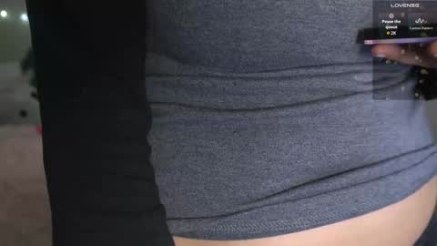 Snapshot of xclusivesecrets chatting on 01-10-26, 08:27 spoil me here online show from 01-10-26, 08:27