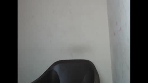 Snapshot of xcreamypussy chatting on 12-28-24, 05:35 xcreamypussy online show from 12-28-24, 05:35