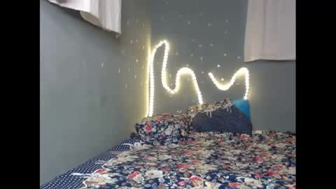 Snapshot of xcreamypussy chatting on 02-24-25, 07:33 xcreamypussy online show from 02-24-25, 07:33