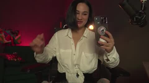 Snapshot of xcummingxsoonx chatting on 11-17-25, 05:30 MIRA online show from 11-17-25, 05:30